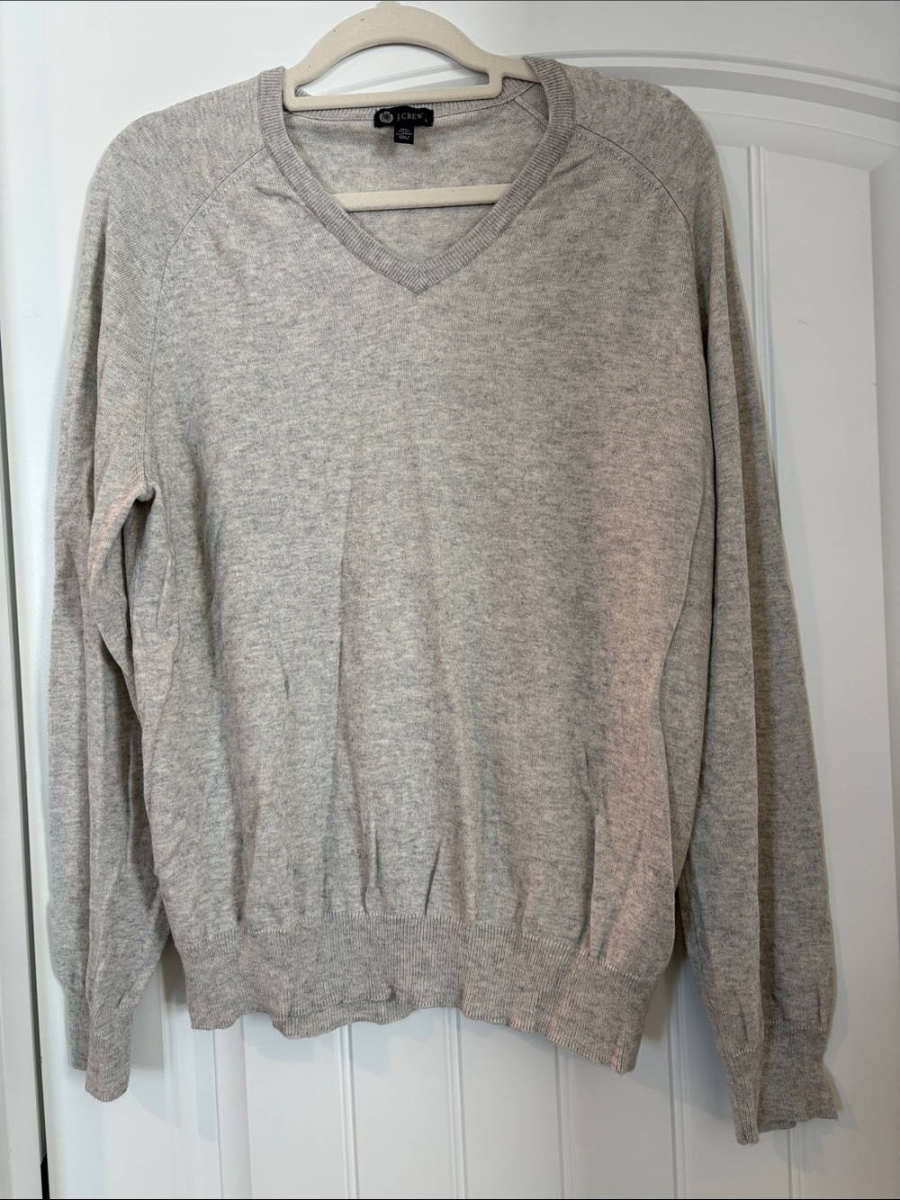 J. Crew Men's Large V-Neck Sweater in Heather Gray